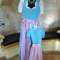 Dirndl für Groß und Klein